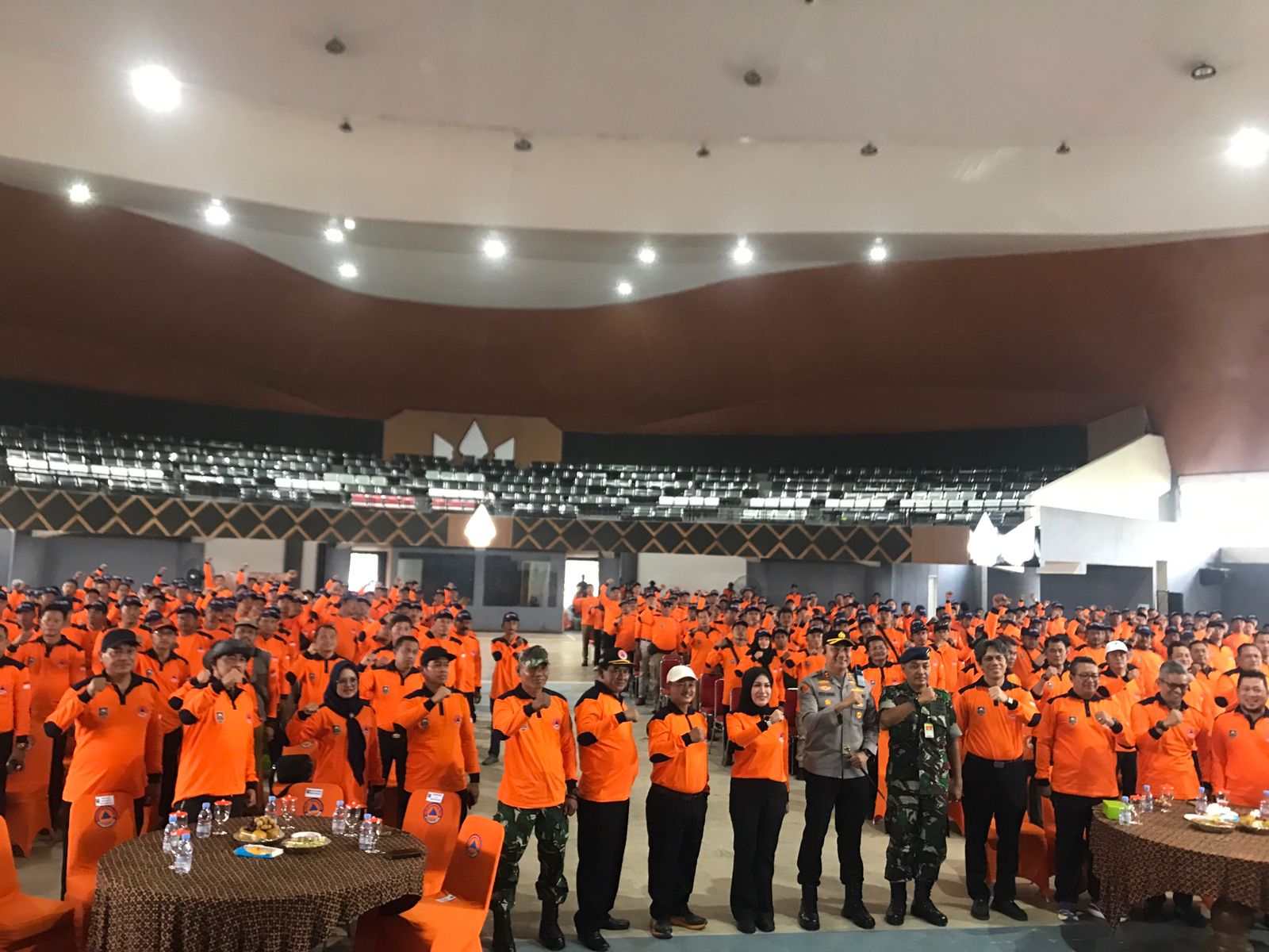 Pengukuhan 534 relawan perwakilan tiap desa/kelurahan oleh Wabup Boyolali Dwi Fajar untuk menghadapi kemungkinan bencana yang terjadi di kabupaten setempat, Senin (29/9/2025).
