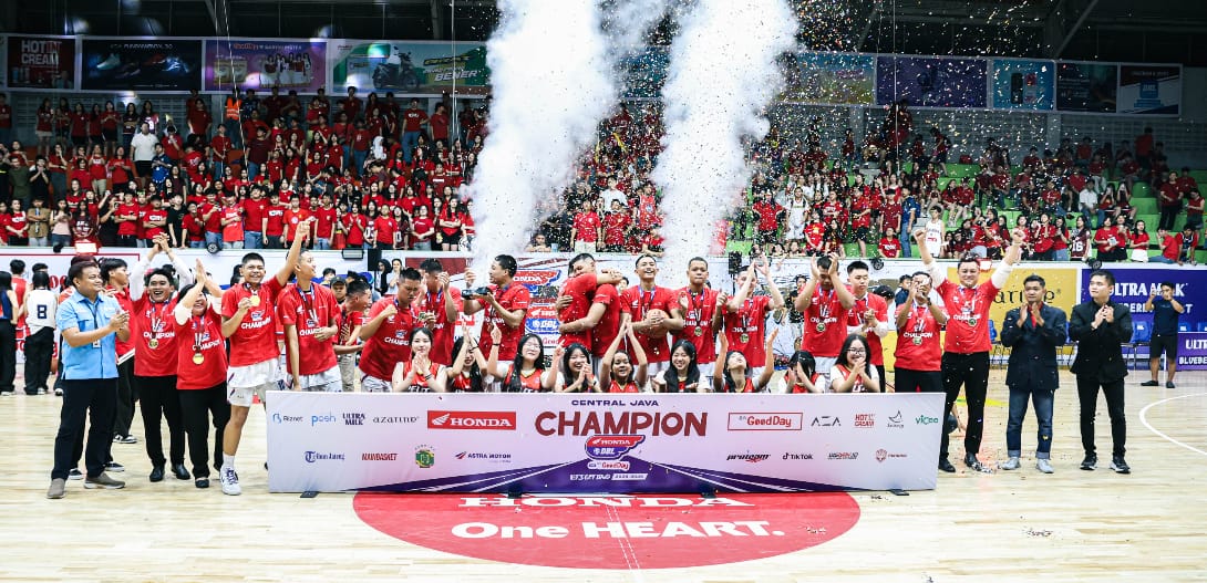 Tim basket putra SMA Pelita Nusantara Kasih juara Honda DBL with Kopi Good Day 2025 Central Java-South.