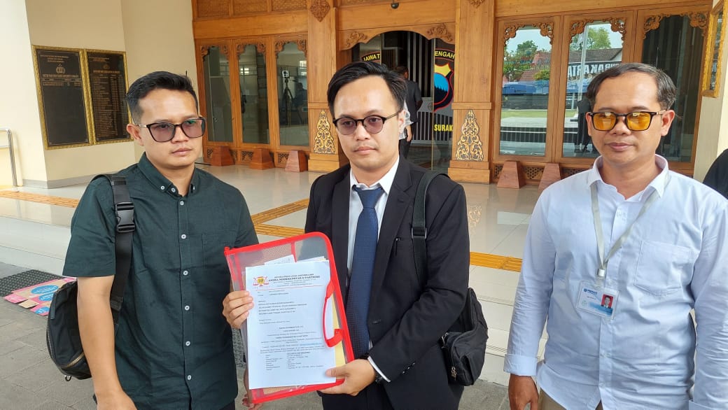 Kuasa hukum korban penipuan jual beli pakaian melapor ke polisi