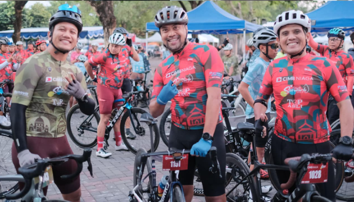 Para peserta CIMB Niaga Tour de Surakarta 2025 tetap datang dan bersemangat meski event batal digelar.