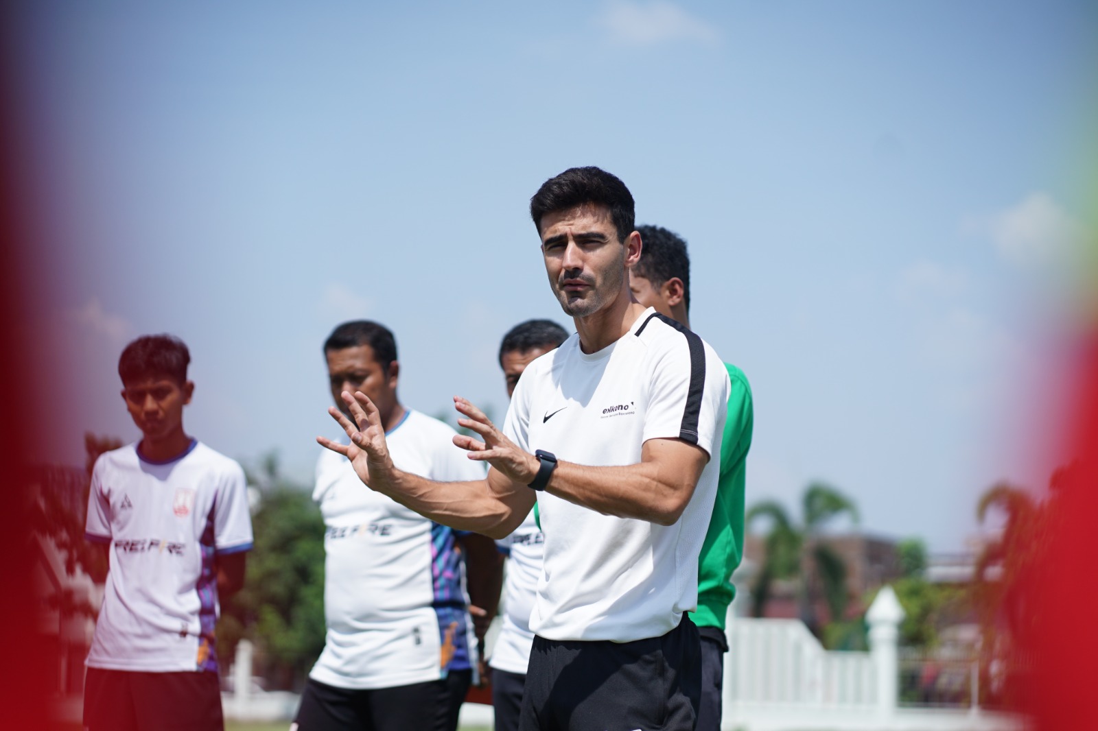 Konsultan sepak bola Spanyol, Ekkono Method. Sergi Perez memberi materi ke pemain Persis Solo Youth.