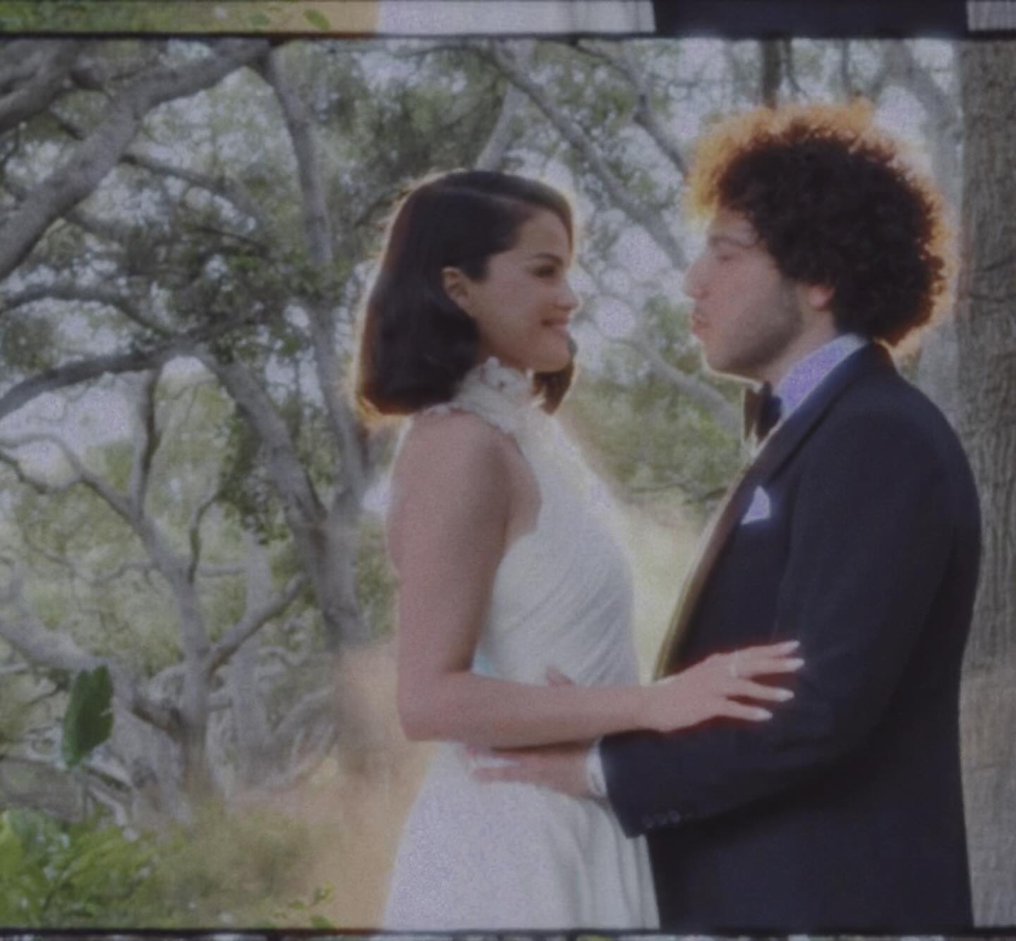 Resmi Menikah! Ini Perjalanan Cinta Selena Gomez dan Benny Blanco: Dari Lagu, Persahabatan, hingga Pelaminan