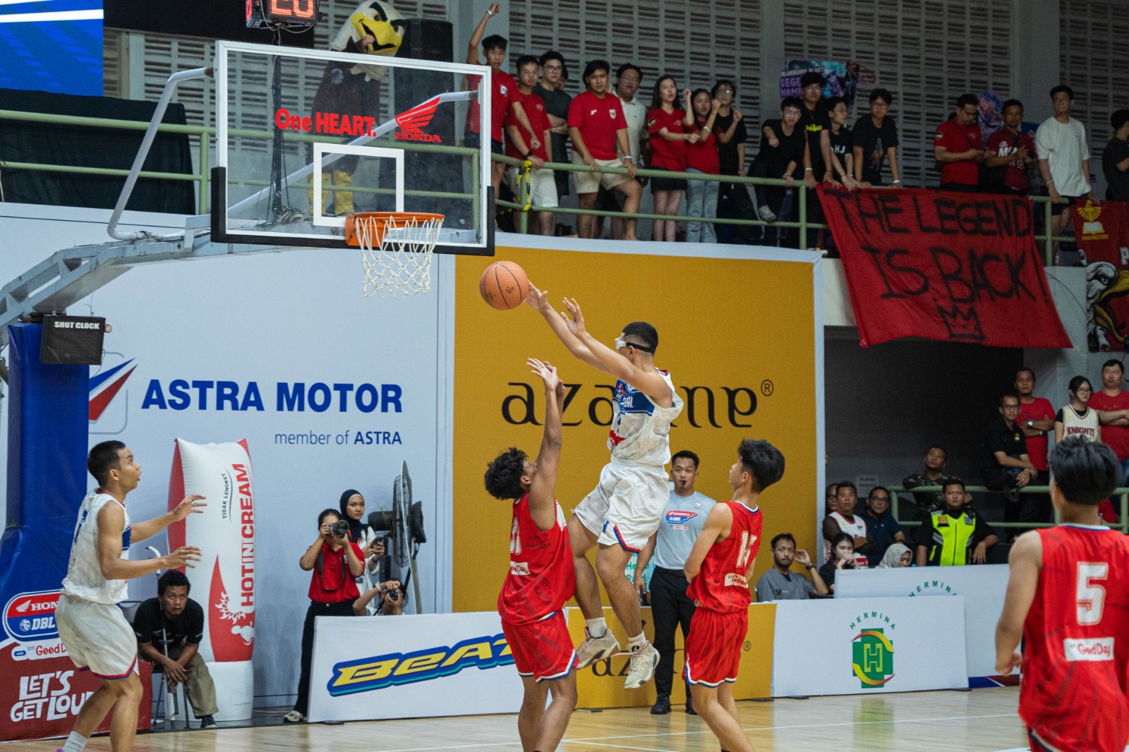 - Pertandingan Champion Honda DBL Putra SMA Tritunggal Semarang VS SMA Pelita Nusantara Kasih Surakarta
