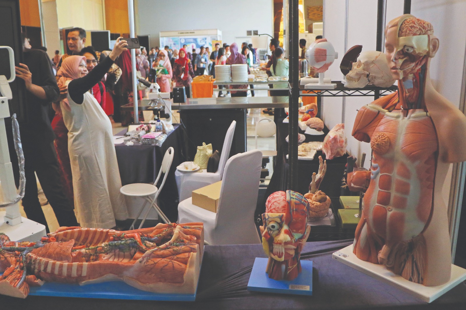 Pameran Anatomi di salah satu hotel di Kota Solo (2-5/10/2025).