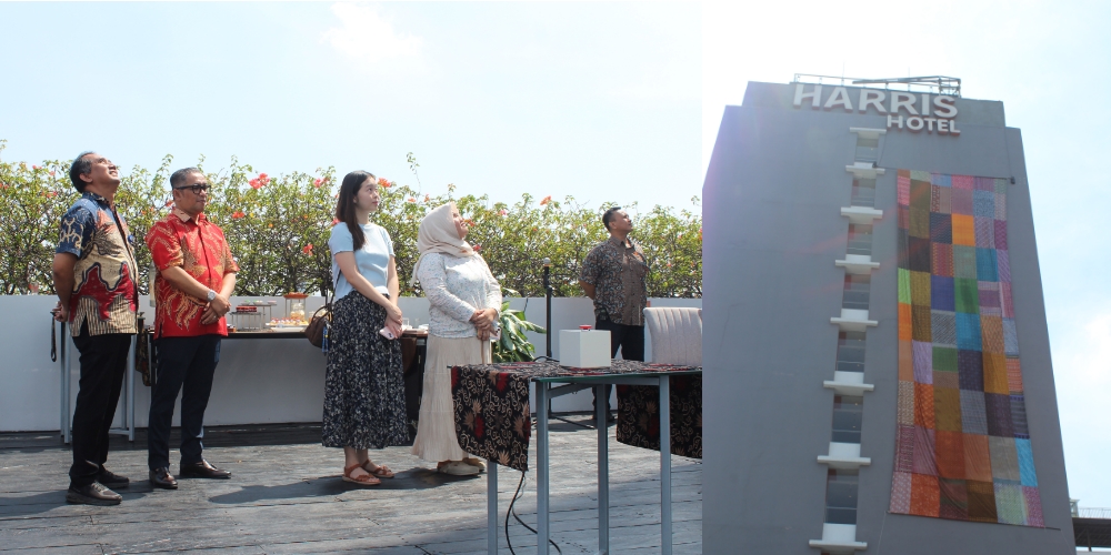 HARRIS Hotel Solo dan Batik Gunawan Setiawan membentangkan kain batik terbesar pada facade hotel di Indonesia dalam rangka memeringati Hari Batik Nasional.