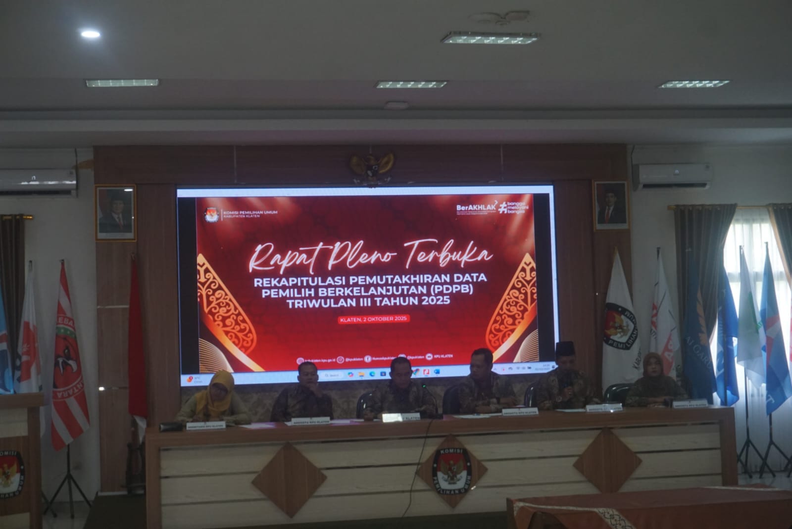 KPU Klaten lakukan Pemutakhiran Data Pemilih. (Angga Purenda/Radar Solo)