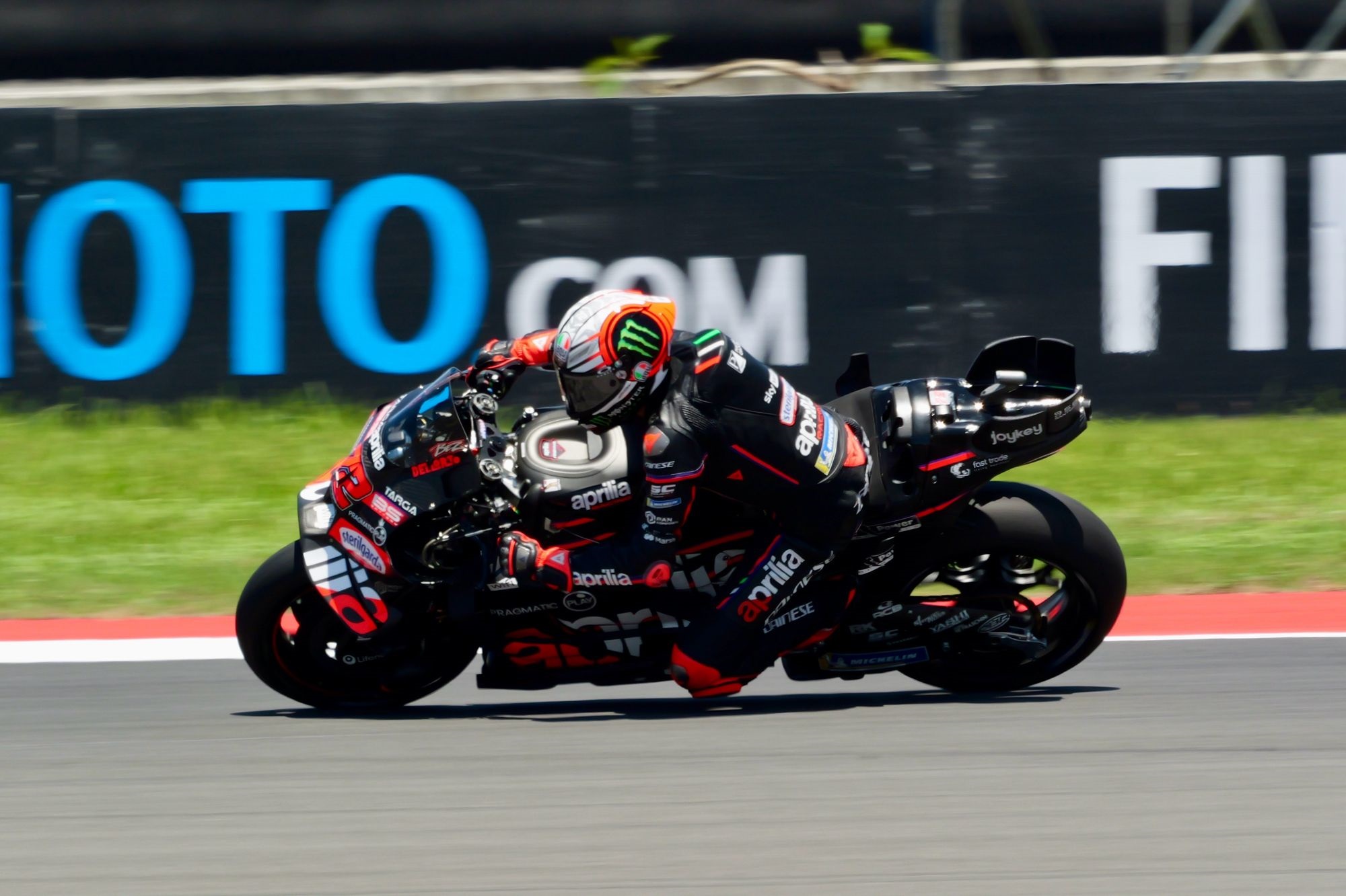 Hasil Sprint Race MotoGP Mandalika 2025: Comeback Luar Biasa Marco  Bezzecchi, Marc Marquez Dihukum Penalti