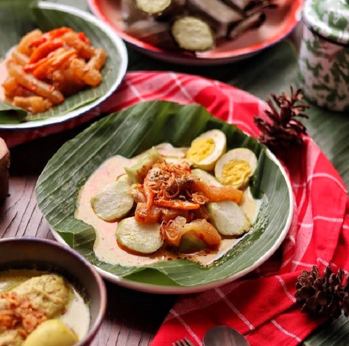 Sensasi Pedas Gudeg Koyor Mercon Sumringah Solo, Kuliner Viral yang Bikin Pecinta Pedas Ketagihan