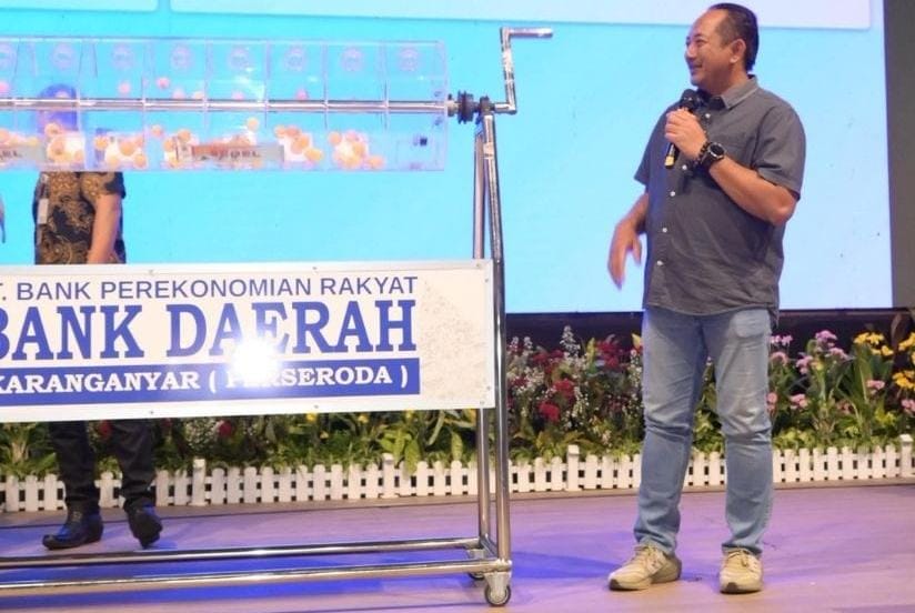 Bupati Karanganyar Rober Christanto menghadiri undian Sembada Plus Tahap II BDK.