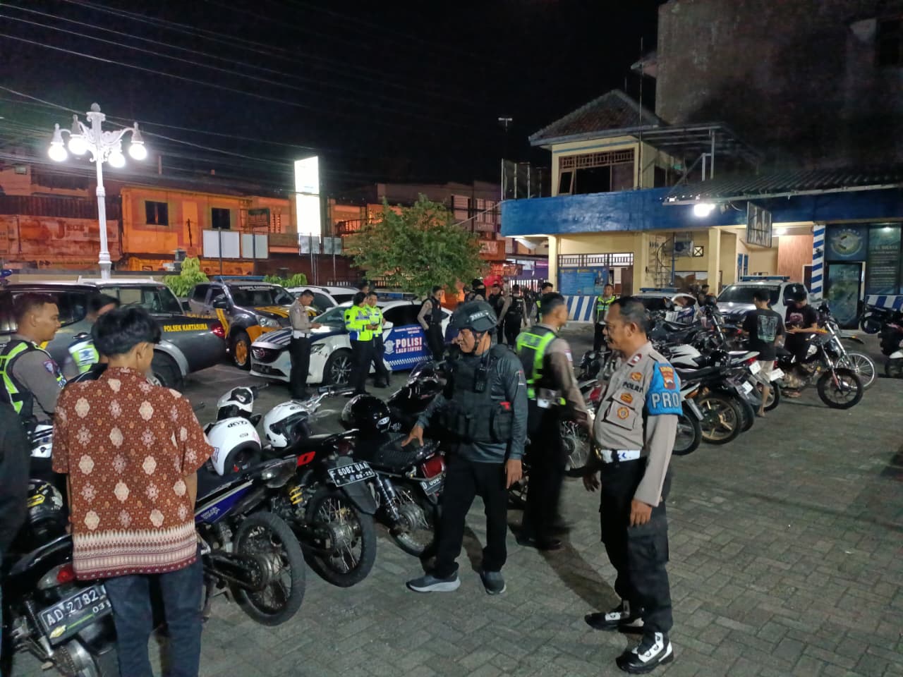 Sebanyak 15 unit sepeda motor berknalpot brong berhasil diamankan Polsek Kartasura dalam razia yang digelar pada Jumat (3/10) malam hingga Sabtu (4/10) dini hari.