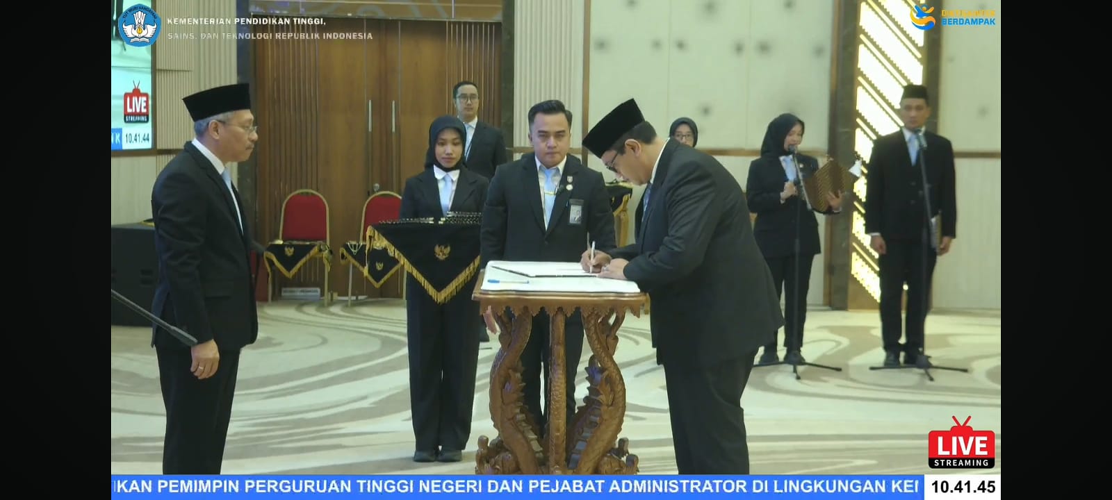 Bondet Wrahatnala dikukuhkan sebagai Rektor ISI Surakarta Periode 2025-2029