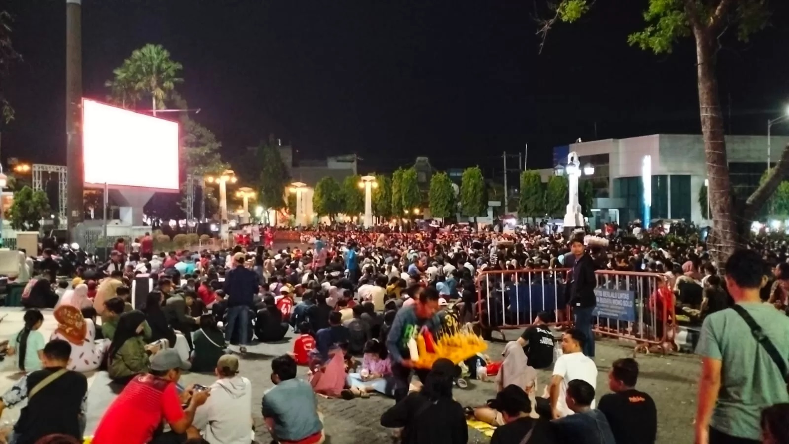 Daftar lokasi nobar Timnas Indonesia vs Arab Saudi di Solo dan sekitarnya. Dukung Skuad Garuda di Kualifikasi Piala Dunia 2026!