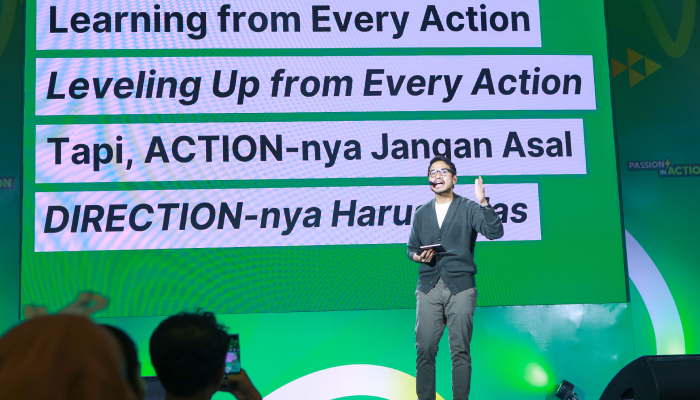 Jovial da Lopez berbagi pengalamannya sebagai kreator konten pada sesi Creativity On Stage di acara Generasi Campus Roadshow 2025, Auditorium GPH Haryo UNS Solo, Selasa (7/10/2025).