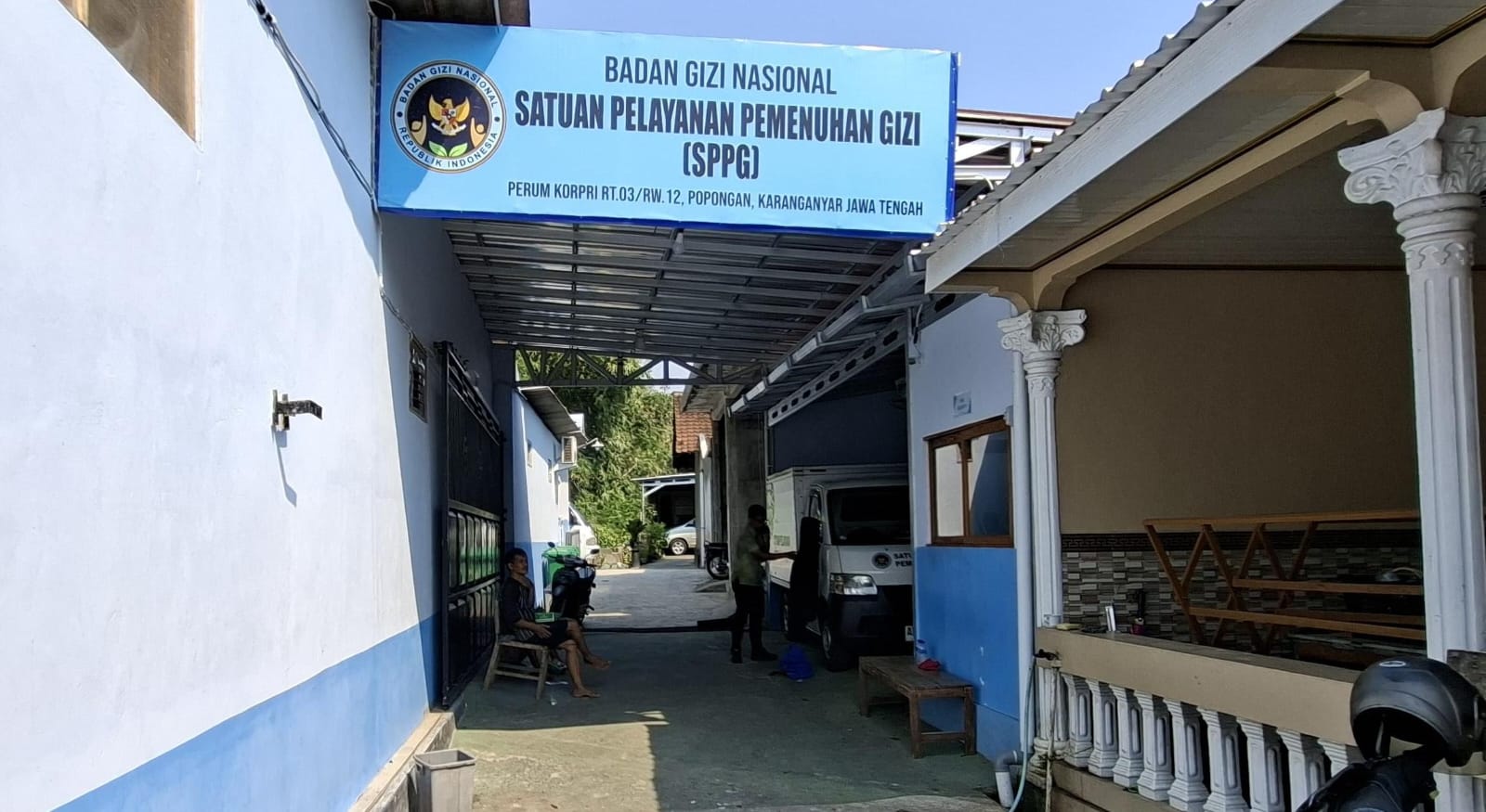 Dapur SPPG Popongan 2, Kecamatan Karanganyar ditutup sementara sejak Senin (6/10/2025) usai kasus keracunan masal ratusan siswa. (Rudi Hartono/Radar Solo)