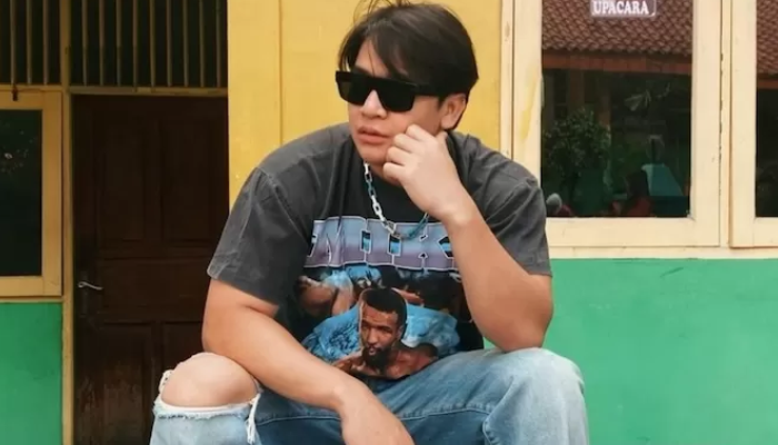 Billy Syahputra.