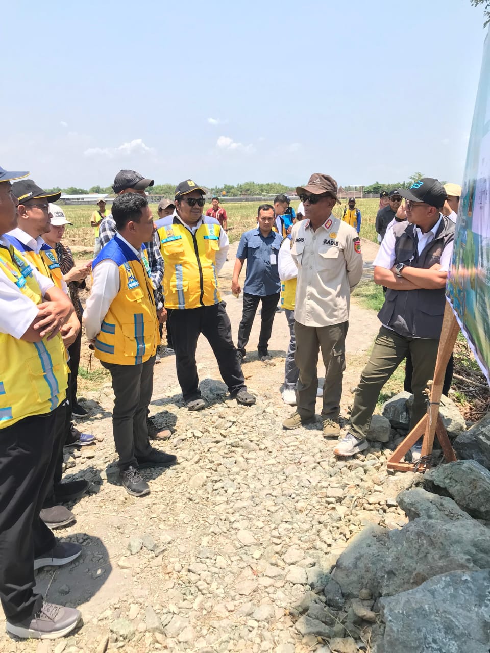 Monitoring dan evaluasi proyek irigasi di Kabupaten Sukoharjo, Kamis (9/10).