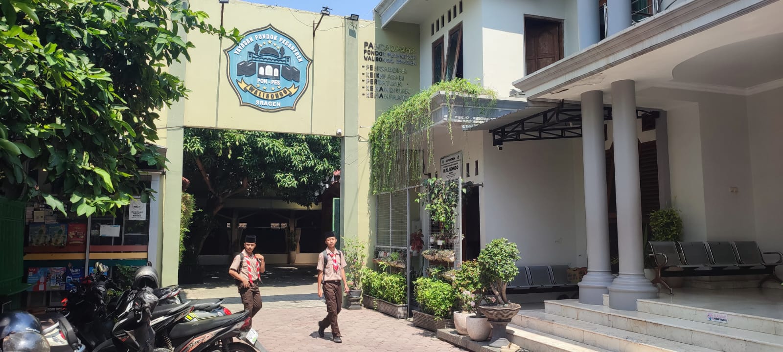 Aktivitas santri di Pondok Pesantren Walisongo Sragen. (Ahmad Khairudin/Radar Solo)