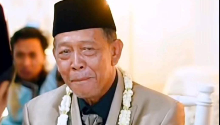 Mbah Tarman kabur usai nikahi gadis muda pacitan dengan mahar cek Rp3 miliar yang diduga palsu.