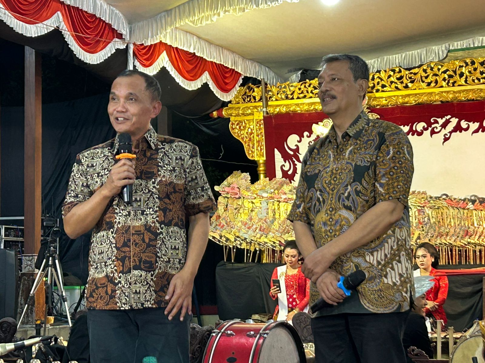 Pagelaran wayang kulit memberi pendidikan tentang budaya tradisional ke masyarakat. Terutama di tengah perkembangan teknologi yang semakin pesat.