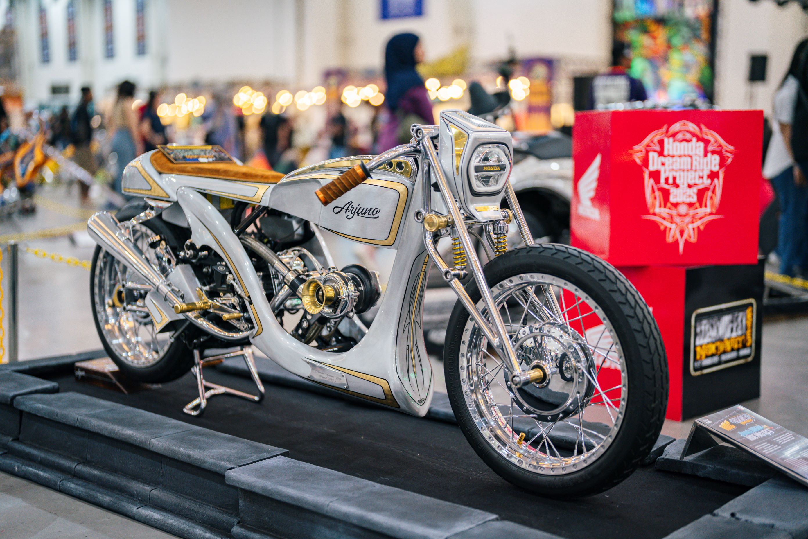 Modifikasi Honda Stylo160 dengan konsep Neo Boardtracker dari Vulla Hendrata (Ultimate Custom) Malang, Jawa Timur.