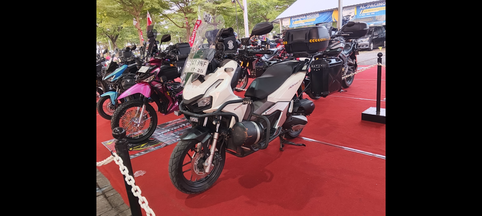Tampilan Honda ADV160 bergaya adventure di Honda Modif Contest (HMC) 2025.