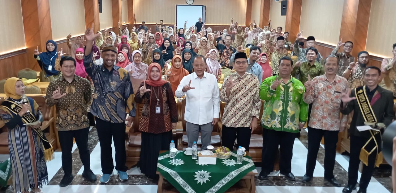Diseminasi Program Kebahasaan dan Kesastraan yang digelar di Universitas Muhammadiyah Karanganyar (UMUKA),