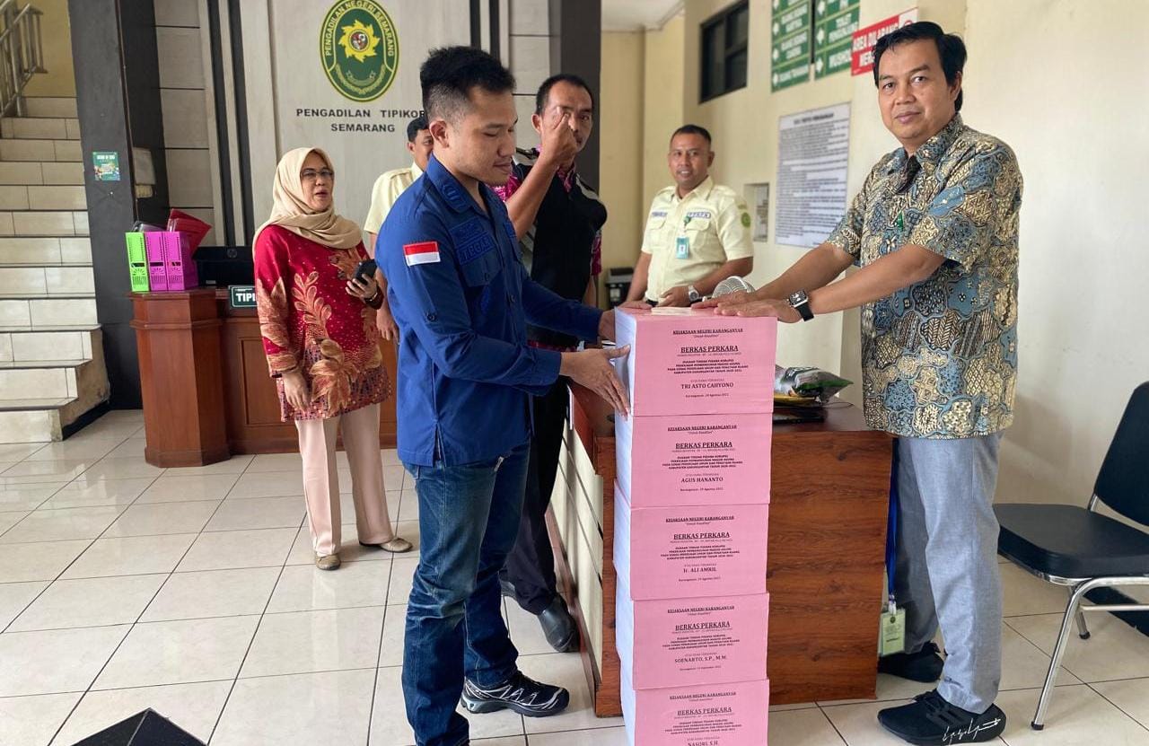 Kejari Karanganyar telah melimpahkan berkas perkara lima tersangka ke Pengadilan Tindak Pidana Korupsi (Tipikor) Semarang.
