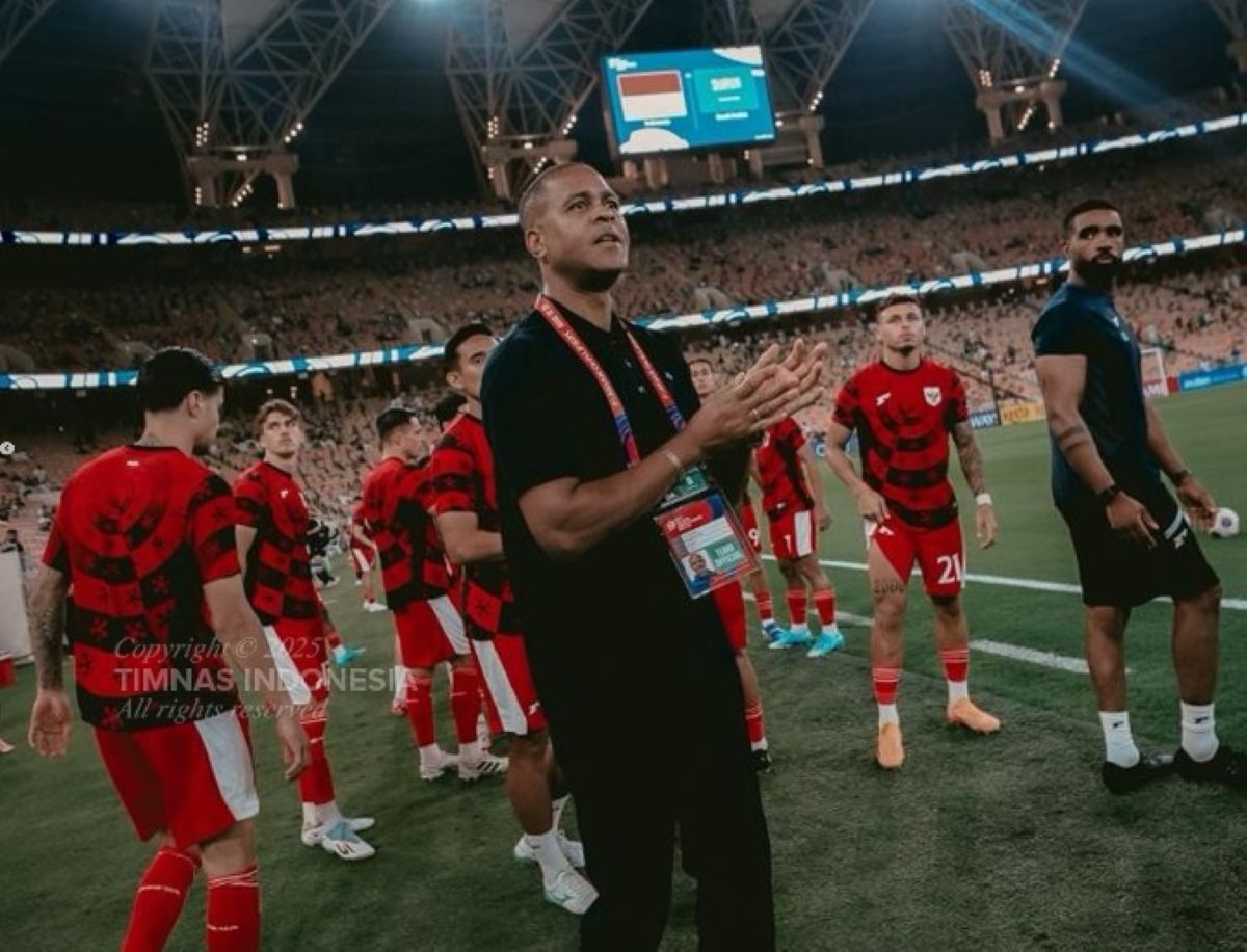 Tagar Kluivert Out trending usai Timnas Indonesia gagal lolos Piala Dunia 2026. Posisi Patrick Kluivert kini di ujung tanduk.