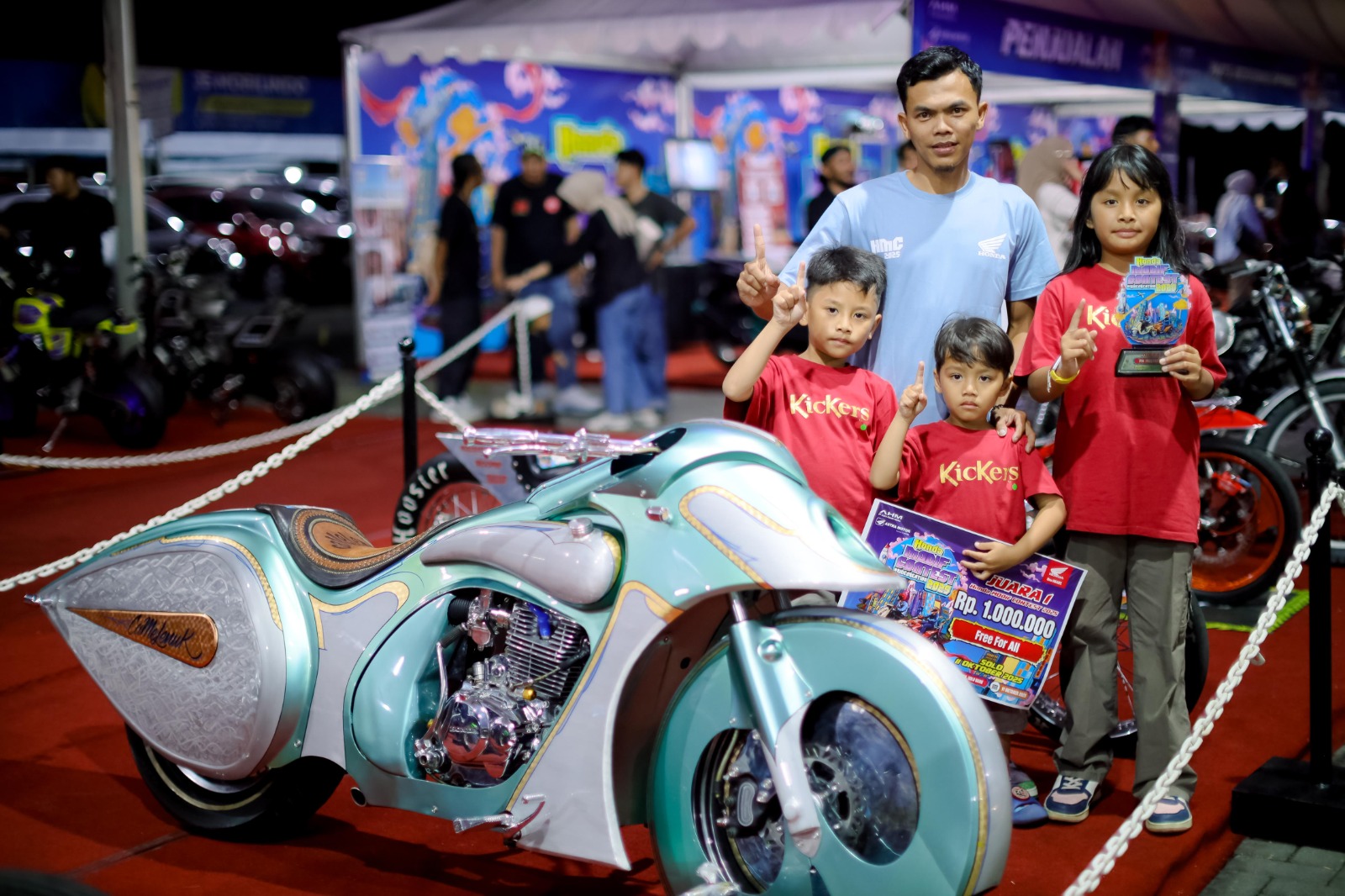 Pemenang perwakilan HMC Solo Series di Nasional untuk Kelas FFA (Free For All) yaitu Wory Modify dengan jenis motor Tiger tahun pembuatan 1999.