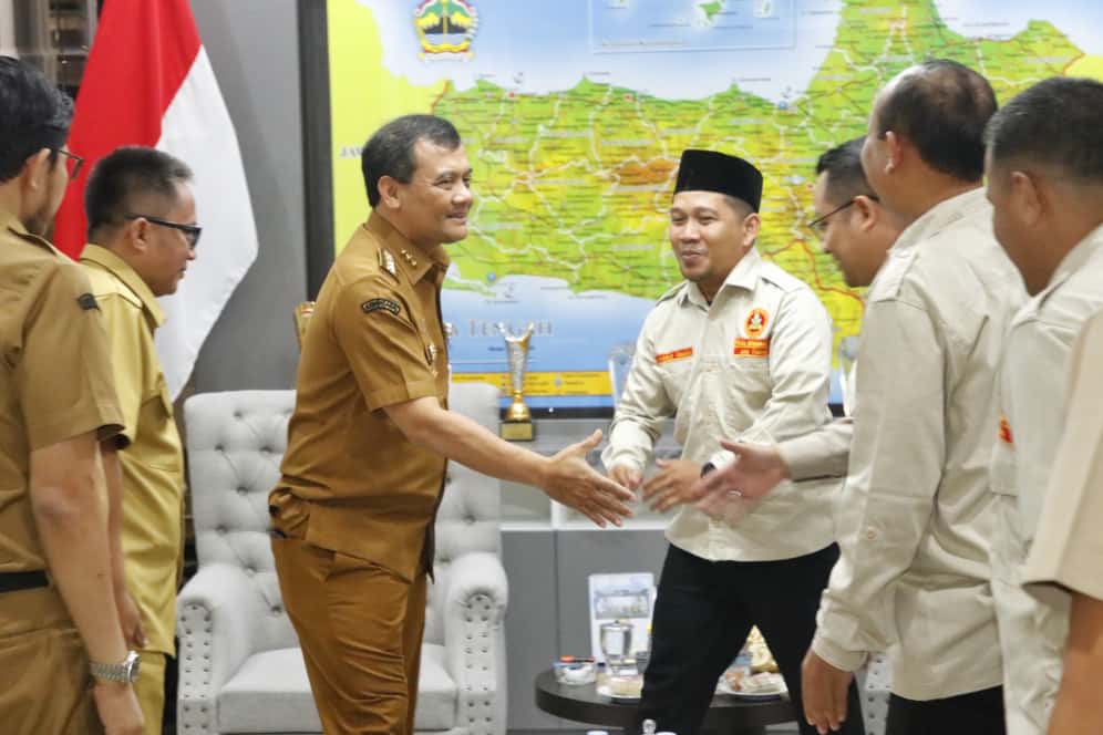 Gubernur Jateng Ahmad Luthfi menerima audiensi Pimpinan Wilayah Pemuda Muhammadiyah Jawa Tengah di kantornya, Senin (13/10/2025).