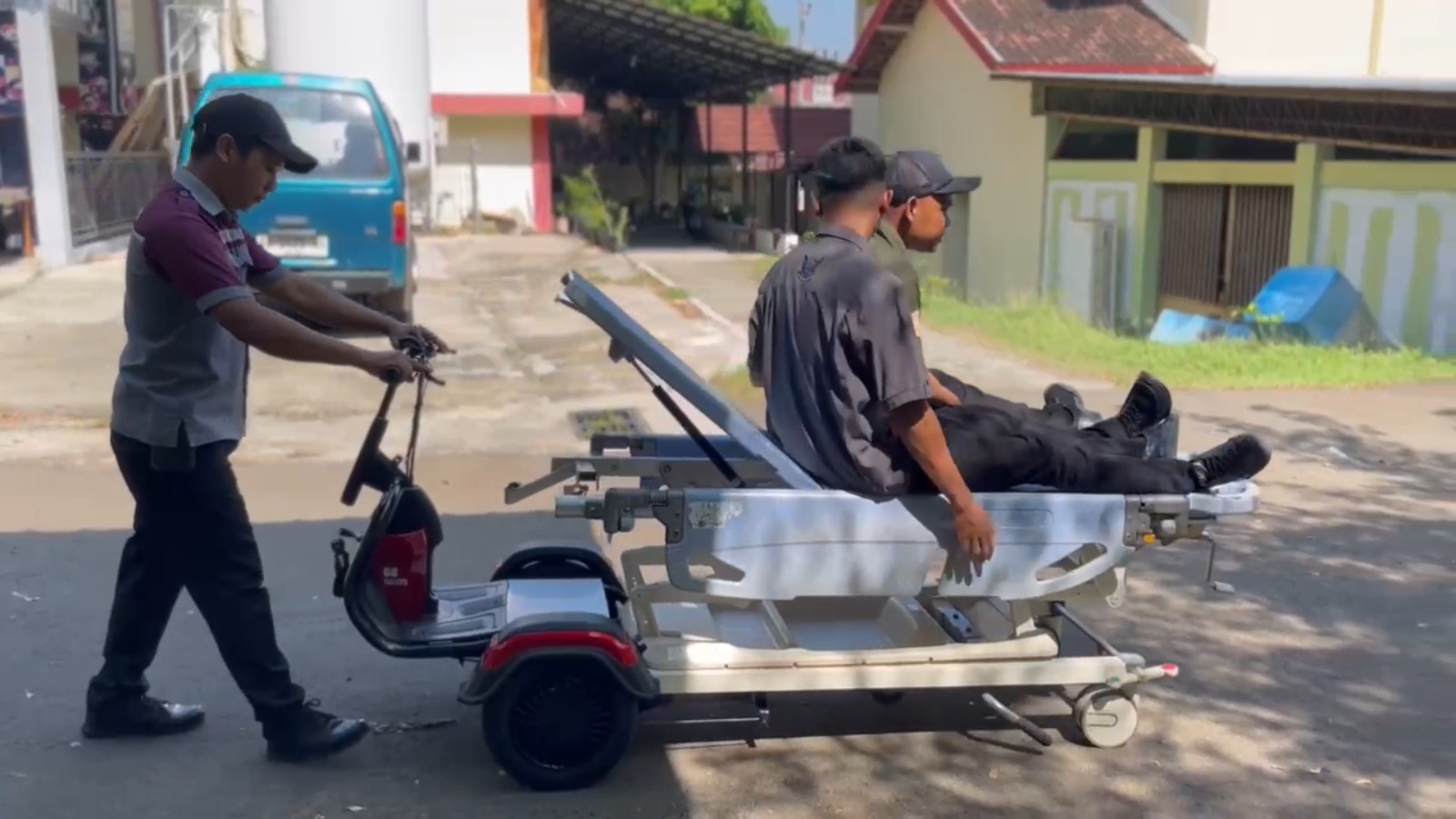 Bed bermotor di RSUD dr. Soediran Mangun Sumarso Wonogiri saat diuji coba.