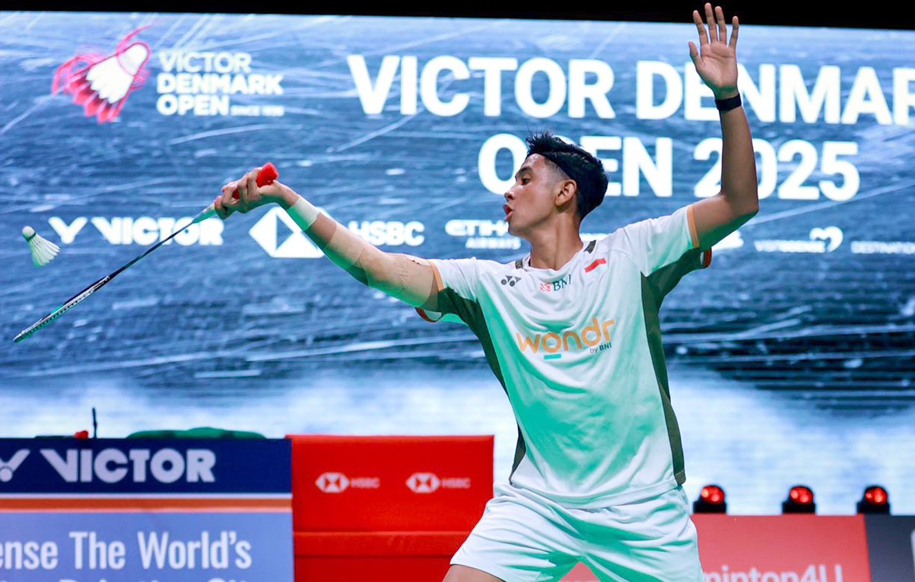 SUDAH BERJUANG: Wakil Indonesia Alwi Farhan saat terjun di Denmark Open 2025, kemarin (14/10).