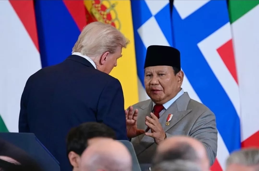 Presiden Prabowo berbicara dengan Presiden Donald Trump di sela Konferensi Tingkat Tinggi (KTT) Perdamaian Gaza di Sharm el-Sheikh, Mesir.