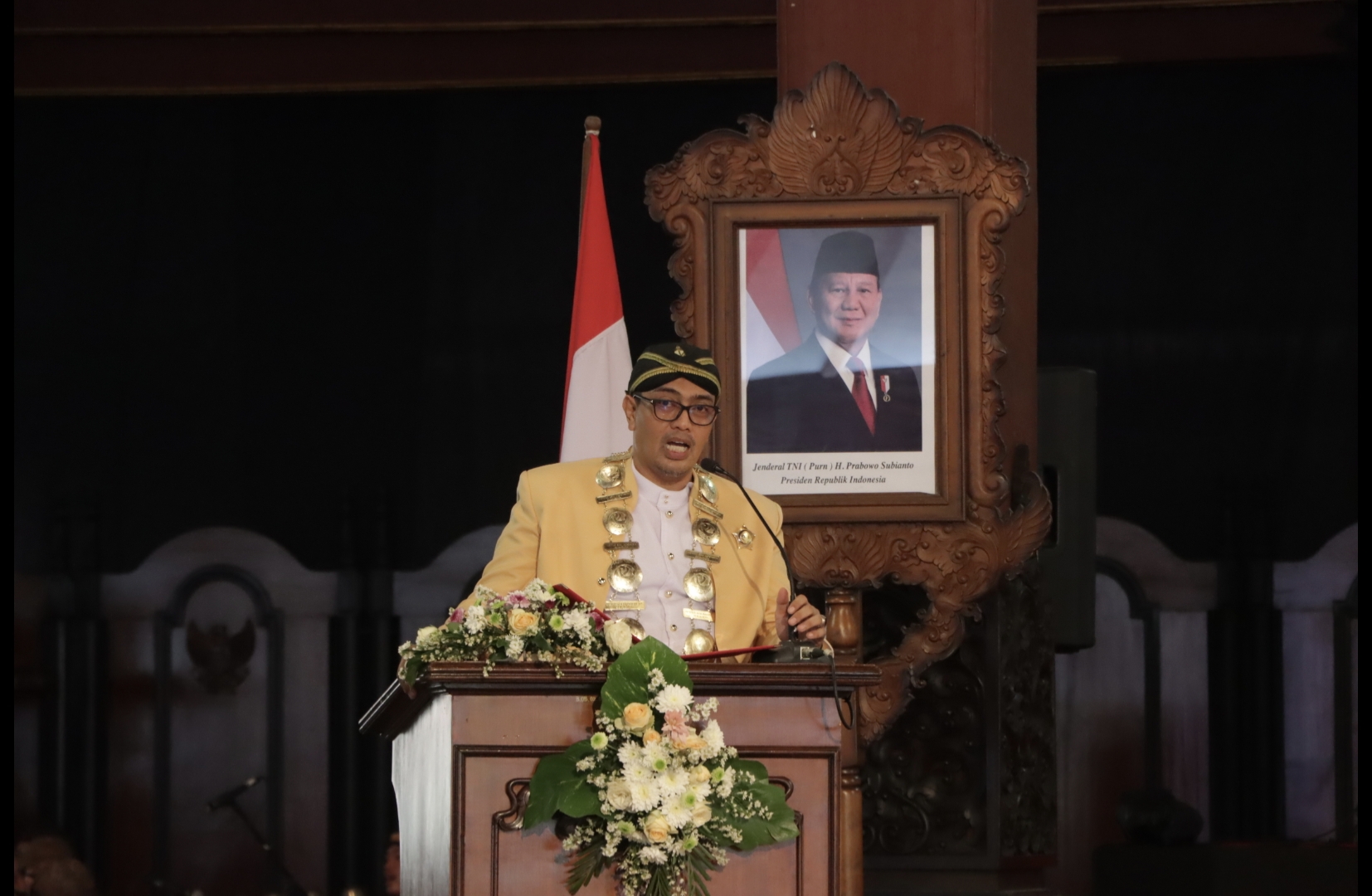 Rektor ISI Surakarta Dr. Bondet Wrahatnala