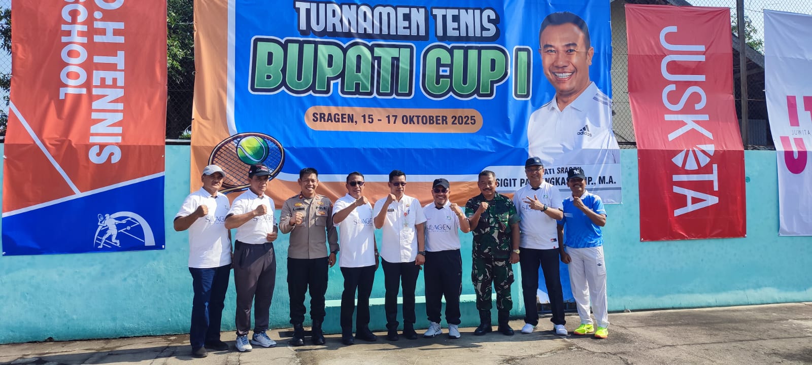 Pembukaan kejuaraan tenis Bupati Cup Sragen, Rabu (15/10/2025). (Ahmad Khairudin/Radar Solo)