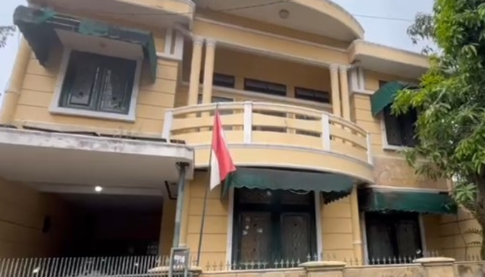 Rumah 2 lantai di Pondok Aren yang jadi tempat penyekapan dan penganiayaan tiga pria.