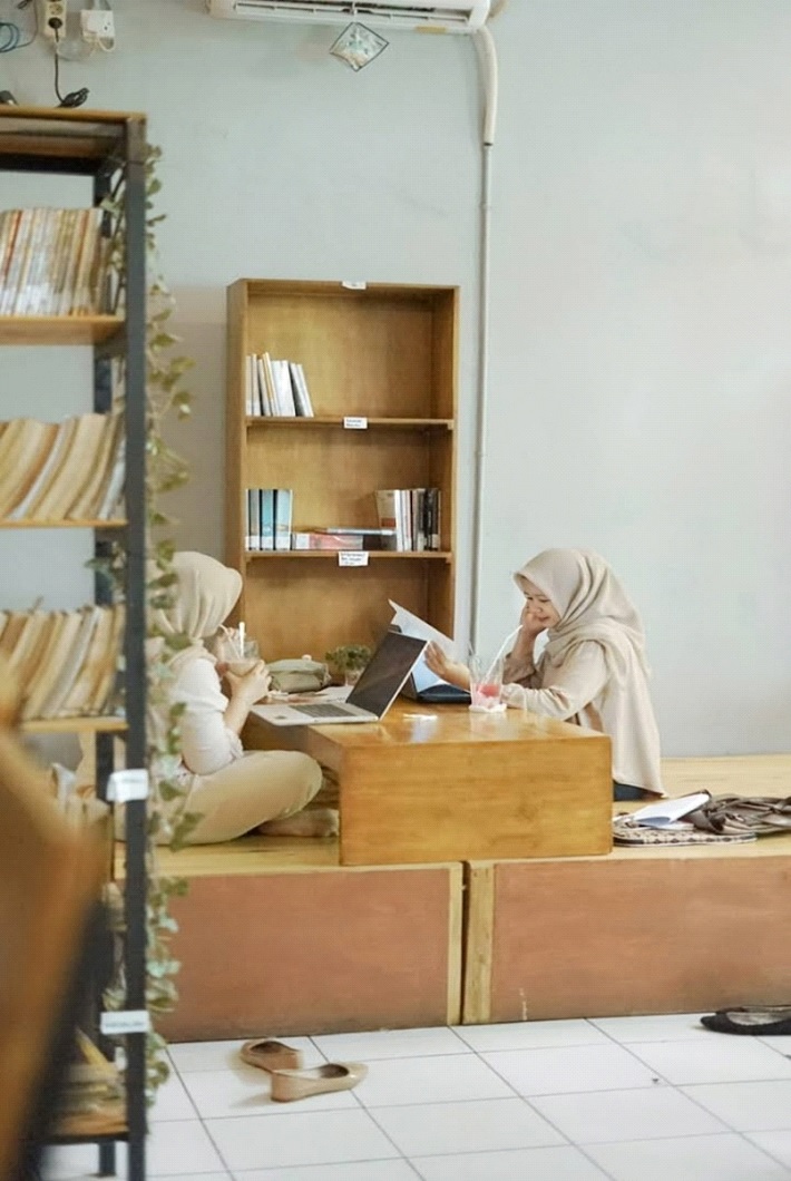 7 Kafe di Solo yang Nyaman untuk Nugas dan WFC, Lengkap dengan WiFi Kencang Buka Sampai Pagi!