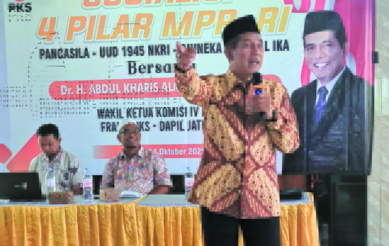 Anggota MPR RI Abdul Kharis Almasyhari menggelar sosialisasi empat pilar MPR RI di Klaten, Selasa (14/10/2025).