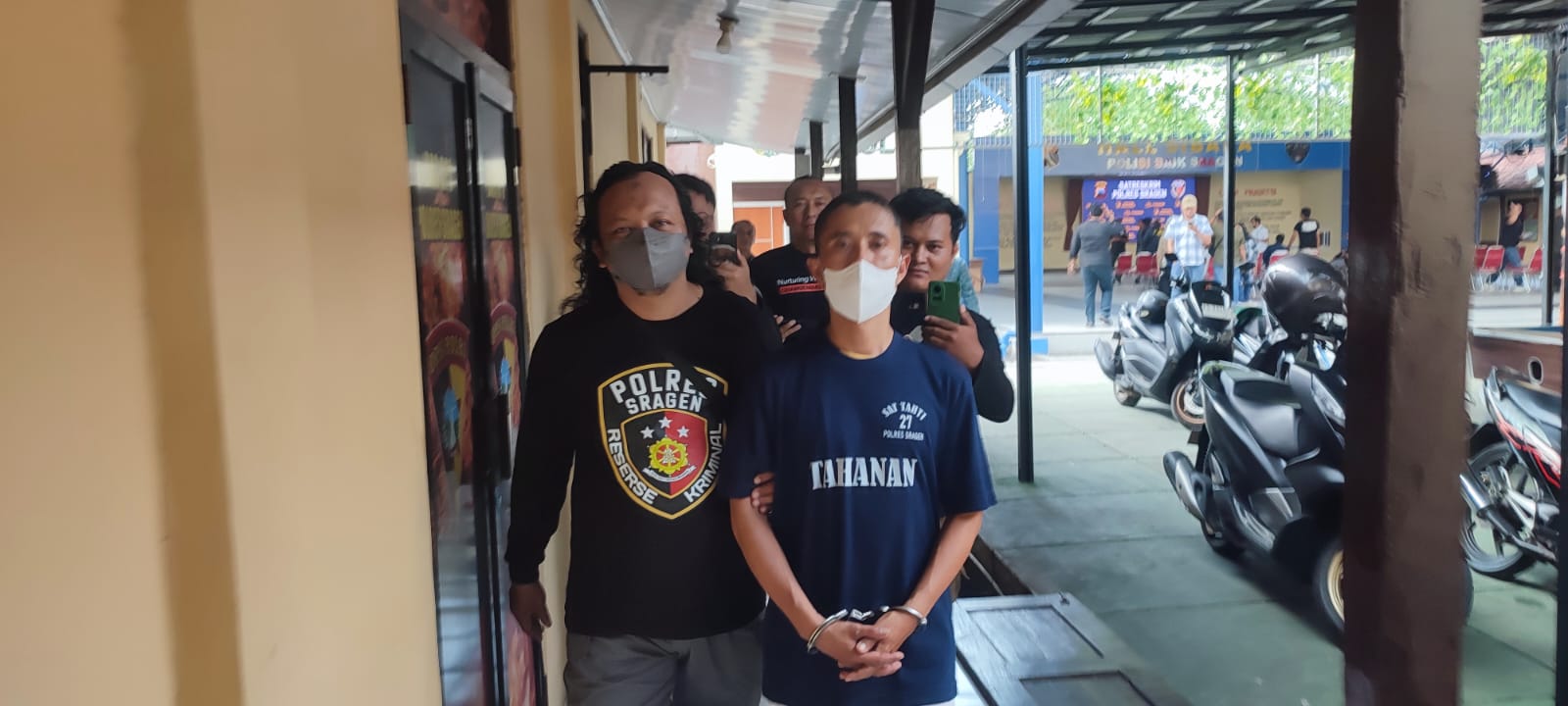 YP, 46, guru TK di Sragen ditangkap atas dugaan kasus pencabulan siswanya sendiri. Warga Desa Puro, Kecamatan Karangmalang, Sragen ini dilaporkan orang tua korban. (Ahmad Khairudin/Radar Solo)