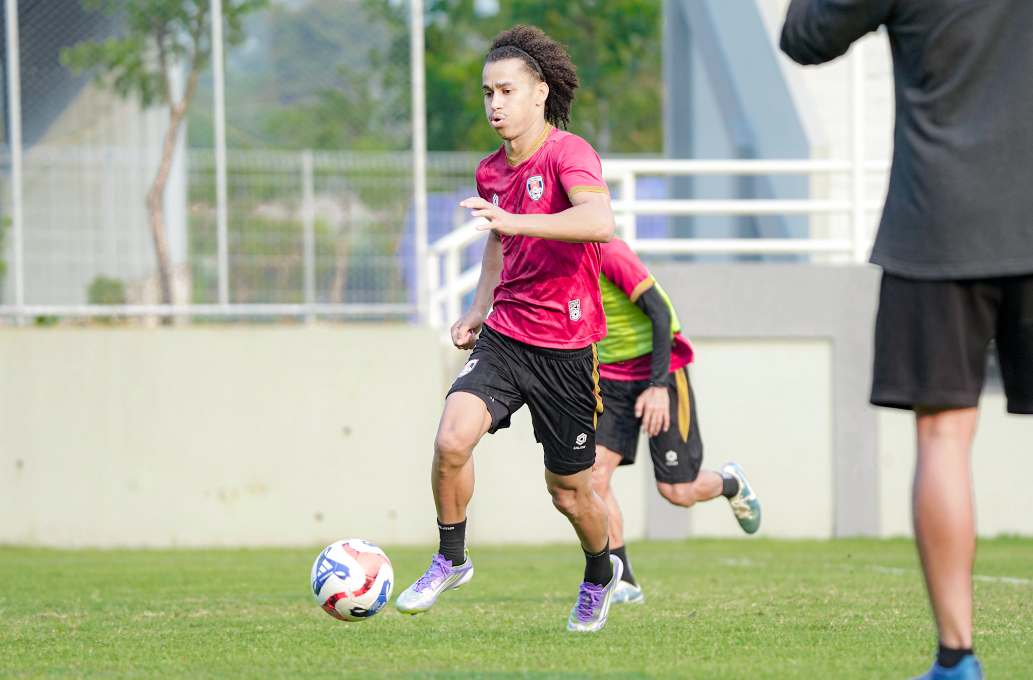 SUDAH SEMBUH: Felipe Ryan mulai kembali berlatih dengan Kendal Tornado FC jelang laga kontra Deltras FC.