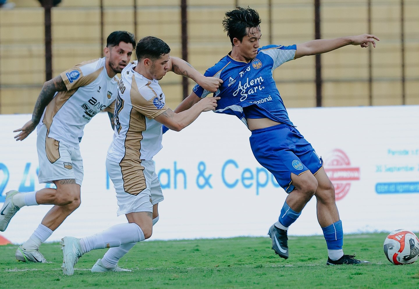 PSIM Jogja melawan Dewa United di Stadion Sultan Agung Bantul (22/10/2025).