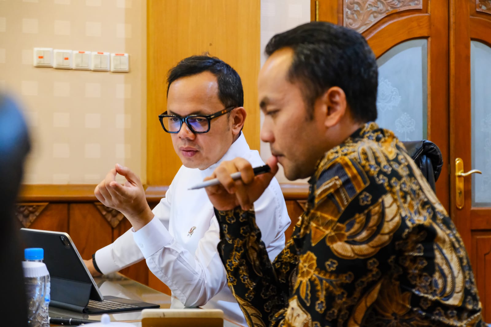 MANTAPKAN PROGRAM: Wakil Menteri Dalam Negeri (Wamendagri) Bima Arya bertemu dengan Wali Kota Solo Respati Ardi, Rabu (22/10/2025).