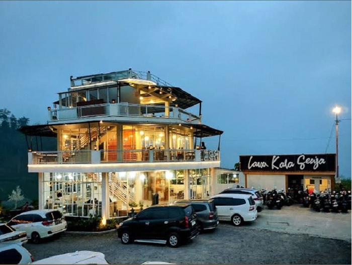 Surga Healing di Lereng Lawu! 6 Kafe Tawangmangu Hits dengan View Alam Paling Memukau, Wajib Dikunjungi
