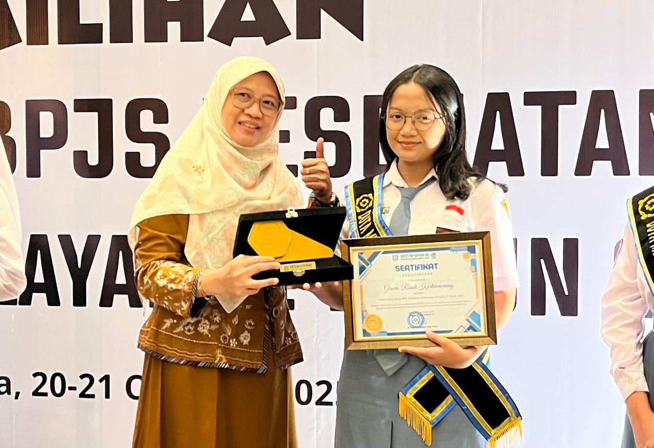 Gracia Rianti Kartikawening, siswi berprestasi dari SMA Negeri 1 Klaten berhasil meraih Juara 1 dalam Pemilihan Duta Muda BPJS Kesehatan Kantor Cabang Boyolali.