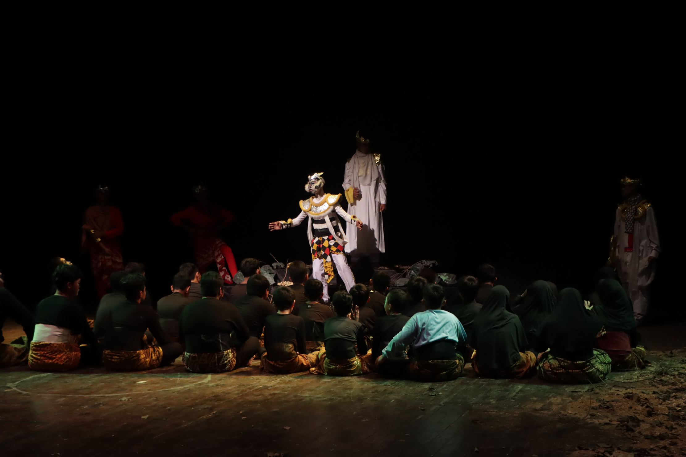 Semarak Bulan Bahasa 2025, Siswa SM Al Firdaus Tampilkan Teater Anoman Comeback di&nbsp;Arena Taman Budaya Jawa Tengah