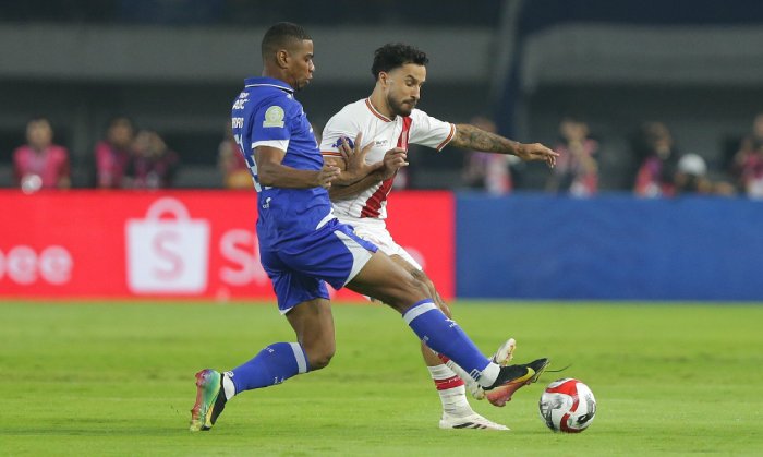 Laga Persib Bandung vs Persis Solo di Stadion  GBLA.