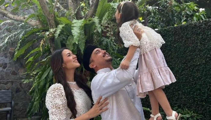 Raisa, Hamish Daud dan sang putri tercinta Zalina.