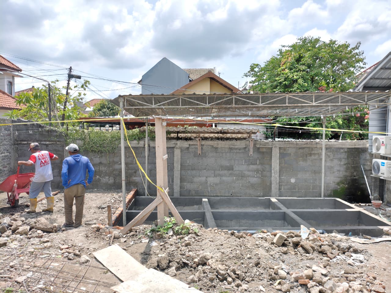 DISOROT: Pembuatan IPAL di SPPG Banyuanyar 3 di Kecamatan Banjarsari, Kota Solo.