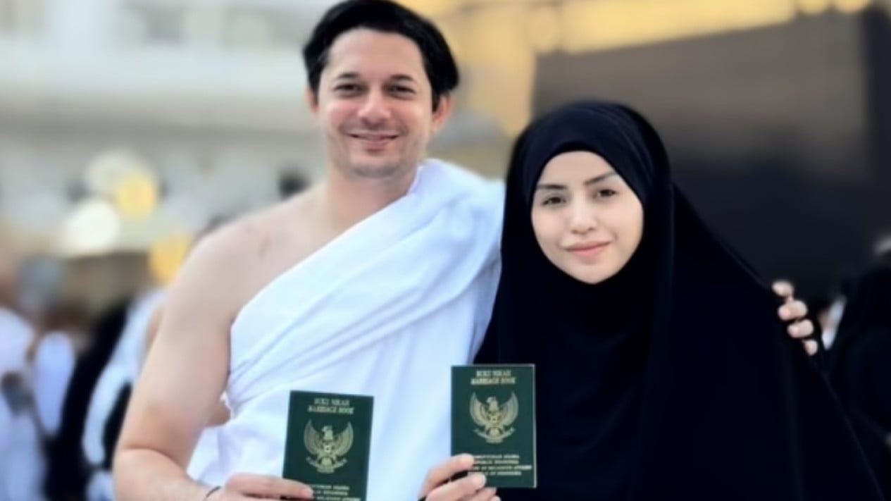 Violentina Kaif Umur Berapa? Sosok&nbsp;Istri Baru Andrew Andika yang Pamer Buk&nbsp;Nikah di Depan Ka