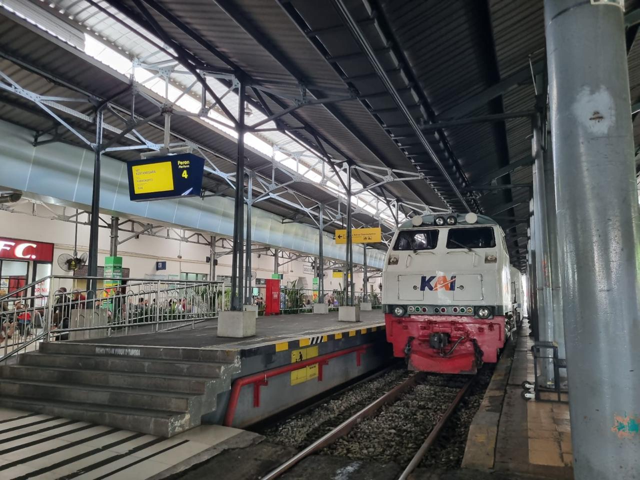 Suasana di salah satu stasiun kereta api